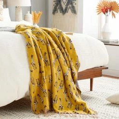 Surya Golden Giraffe Throw Blanket Throw Blankets